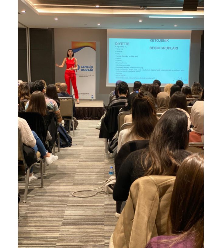 İstanbul Gençlik Durağı "Zehra Bora ile Ketojenik Diyet Sunumu"