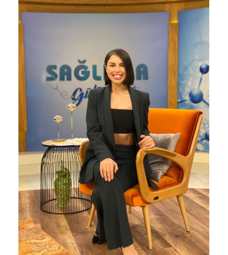 Derya Baykal'ın Teve2 "Sağlıkla Gülümse" Programı Konuğu Zehra Bora