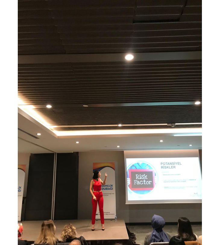 İstanbul Gençlik Durağı "Zehra Bora ile Ketojenik Diyet Sunumu"