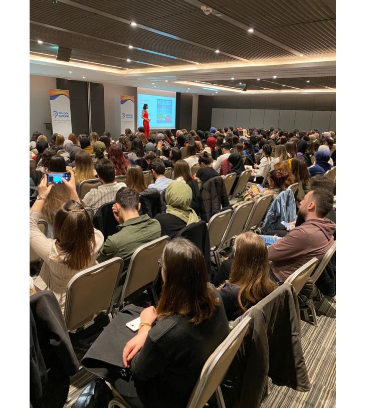 İstanbul Gençlik Durağı "Zehra Bora ile Ketojenik Diyet Sunumu"